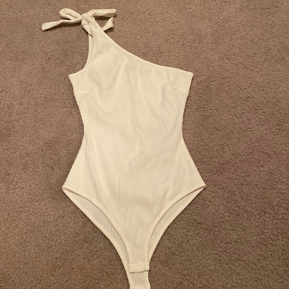 Princess Polly white bodysuit NEVER WORN